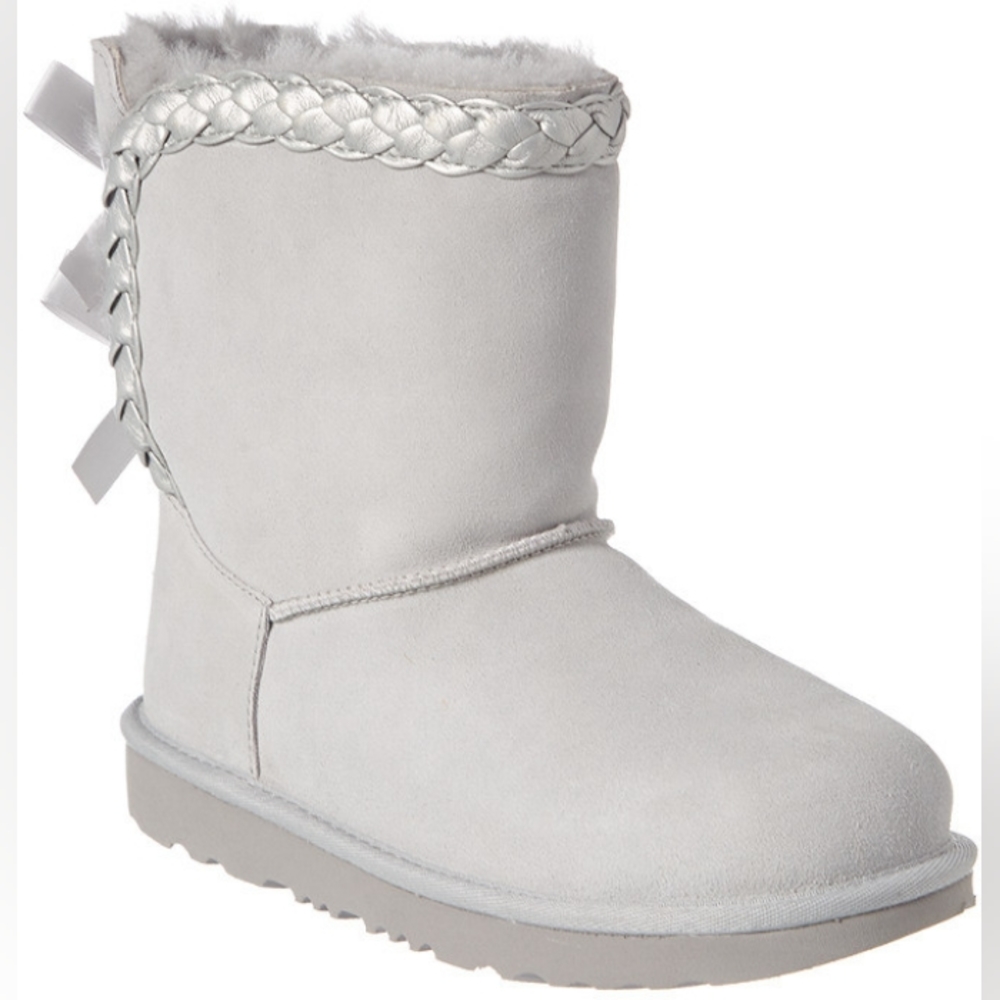 NWOB Ugg Classic Short II Braided Boot